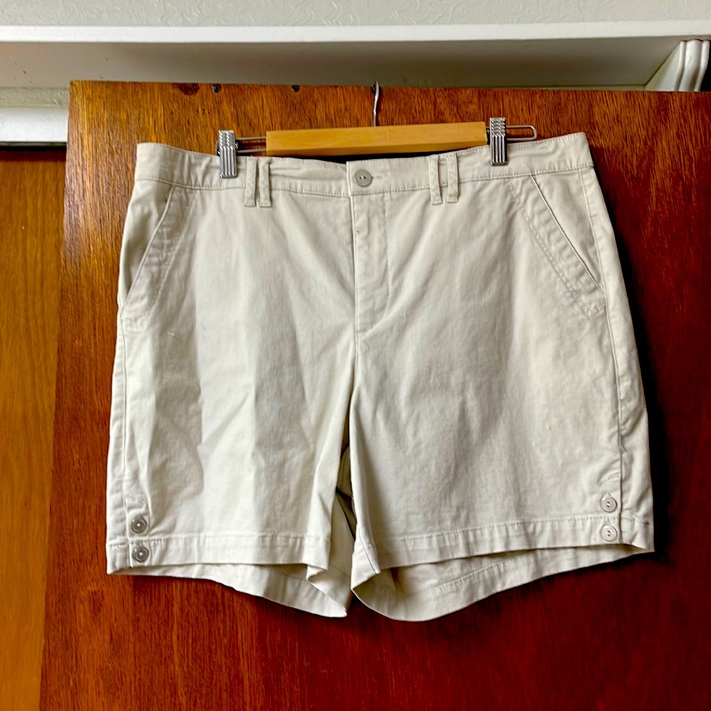 Gloria Vanderbilt All-Around Slimming Shorts